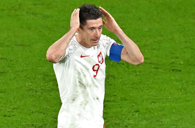 VM -Trods afbrænder: Lewandowski tager stadig straffe for Polen
