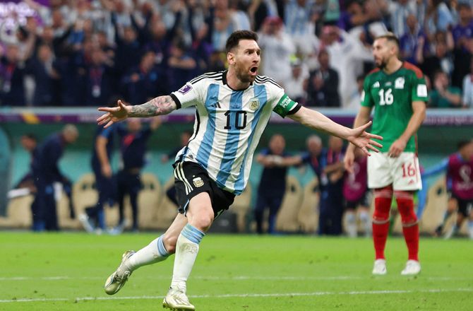 VM -Messi og Fernandez sørgede for forløsende argentinsk sejr