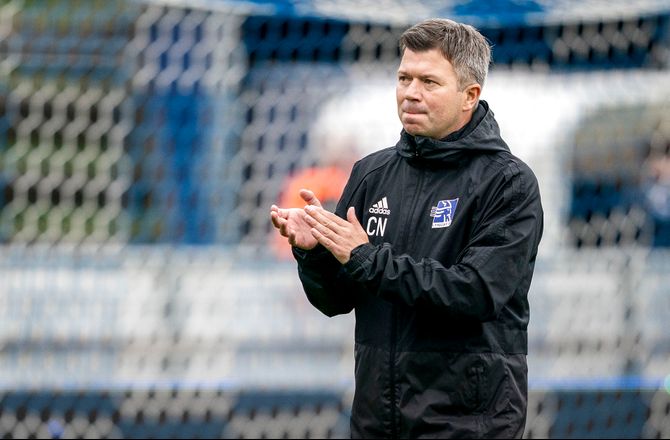 3F Superliga -Eks-Lyngby-træner efter voldsomt uheld: 76 sprøjter i ansigtet