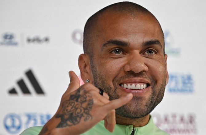 VM -Alves om spilletid: Skal jeg spille på tromme, så gør jeg det
