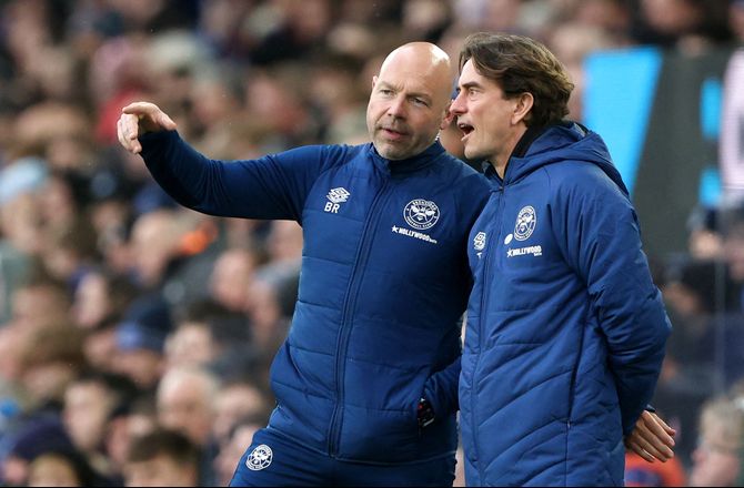 Premier League -Medie: Brentford forhandler med mulig Riemer-afløser