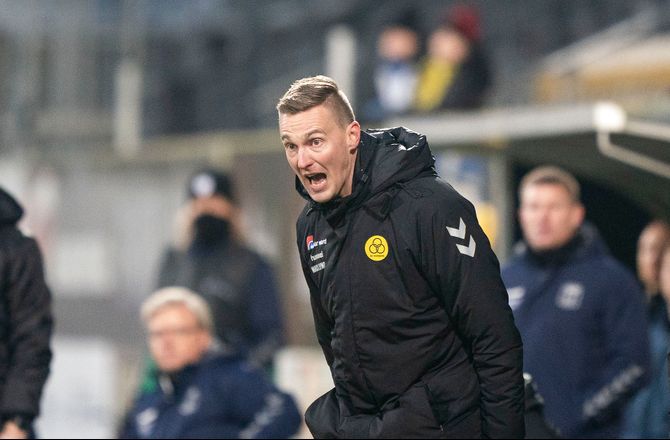 3F Superliga -AC Horsens belønner assistent med længere aftale