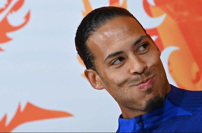 VM -Van Dijk inden Messi-møde: En af de bedste nogensinde