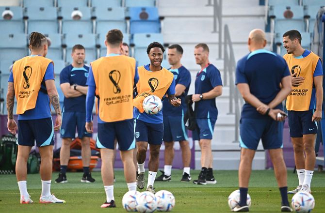 England -Southgate efter Sterling-tilbagevenden: Må vurdere situationen