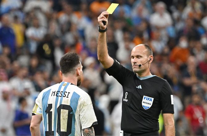 VM -Messi kritiserer spansk dommer efter dramatisk kvartfinale