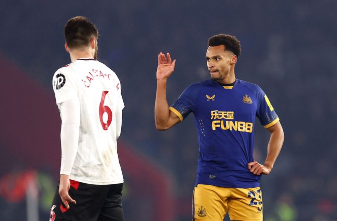 Carabao Cup -Farvel, farvel - Newcastle-spiller provokerer udvist modstander
