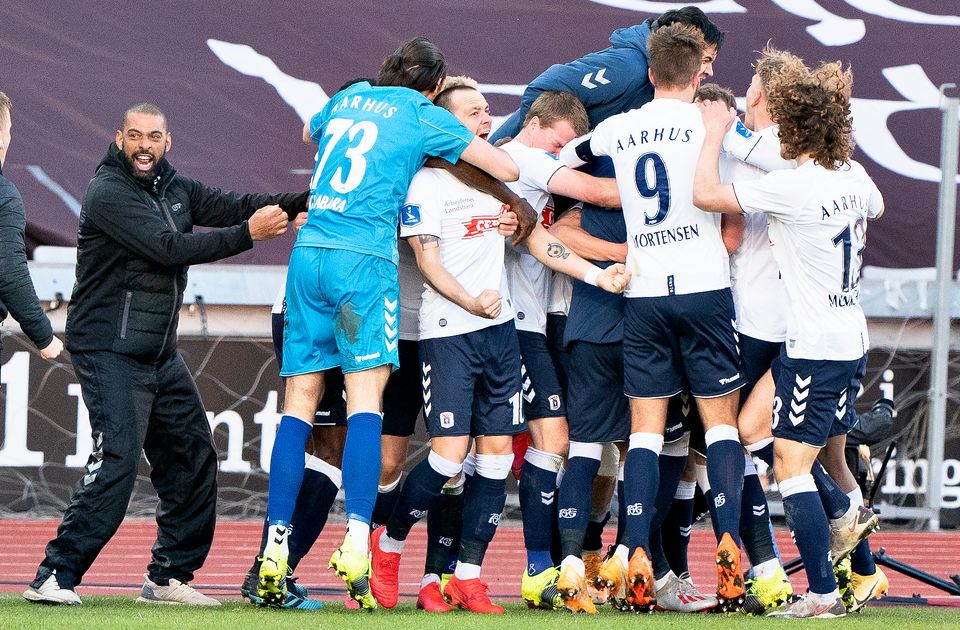 AGF-chef: Ny back kan bruges i begge sider - Vimarsana News