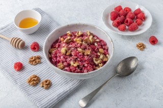 Havermout met frambozen en noten