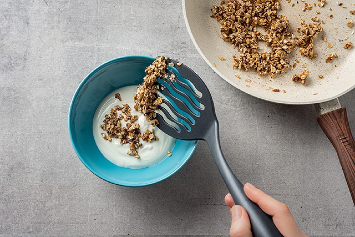 Recept voor Kaneelgranola met noten en yoghurt