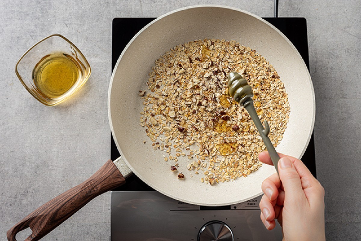 Recept voor Kaneelgranola met noten en yoghurt
