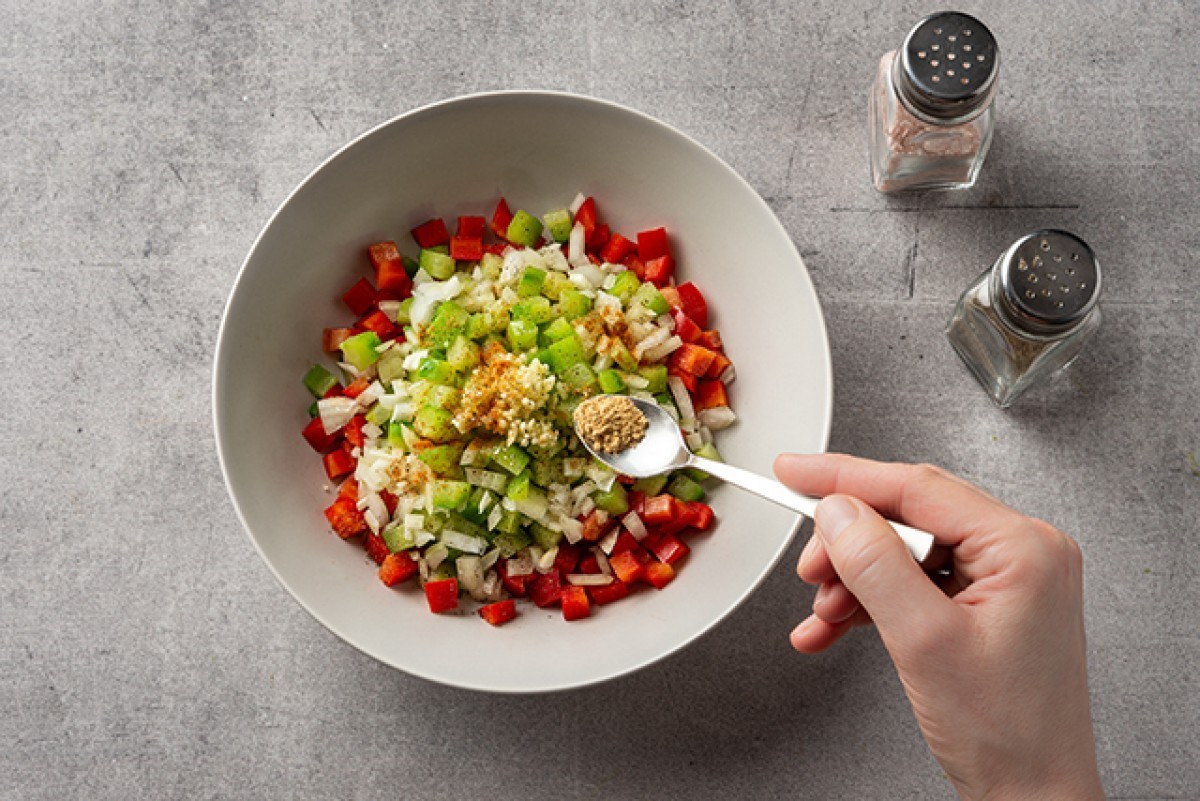 Recept voor Gember-komkommersalade met brood