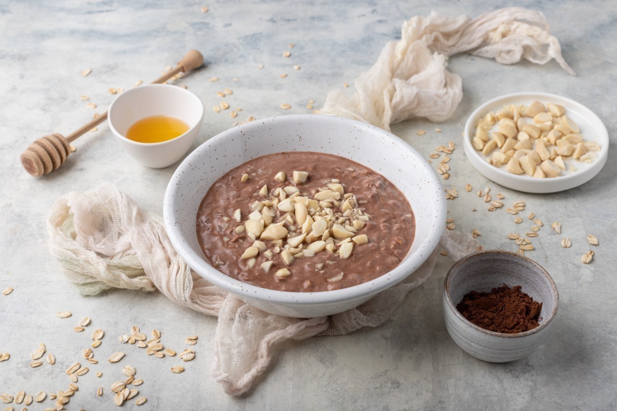 Gachas de cacao con almendras