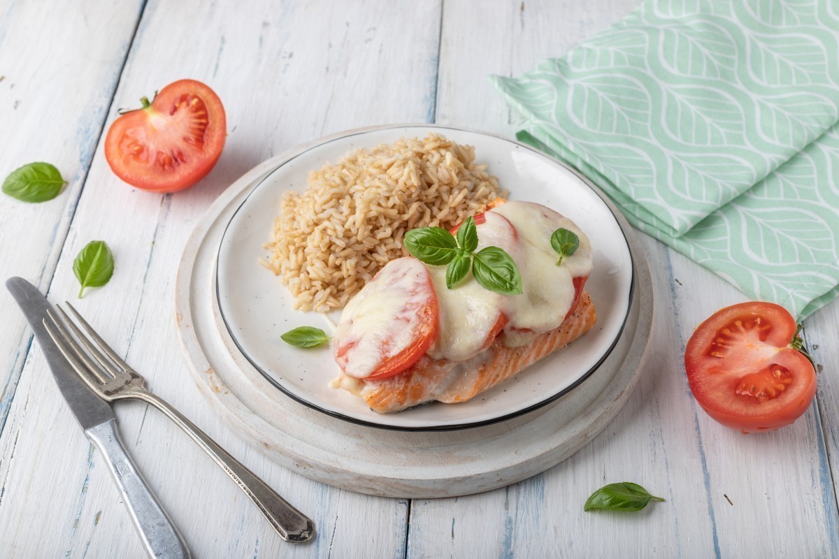 Caprese di salmone con riso