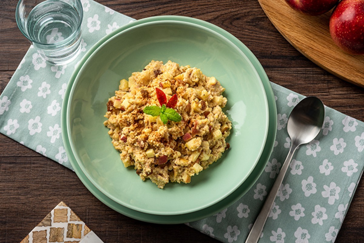 Kasha di miglio con mela, cannella e uvetta