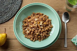Kasha di miglio con con noci e pere