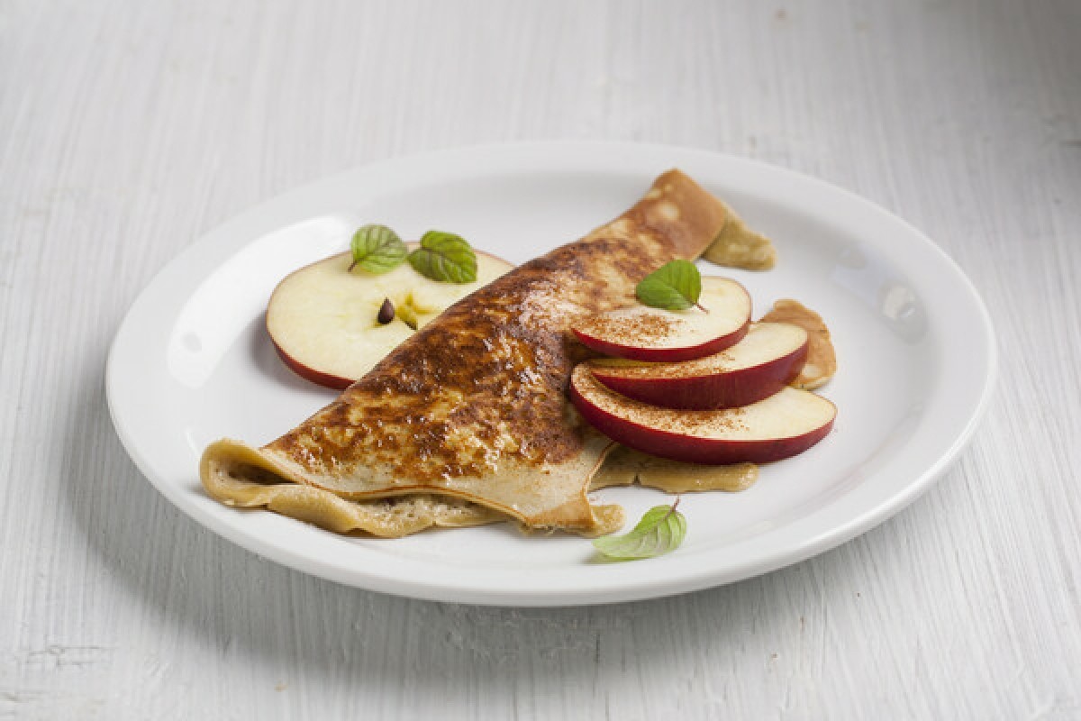 Zimtomelett mit Äpfeln und Kleien