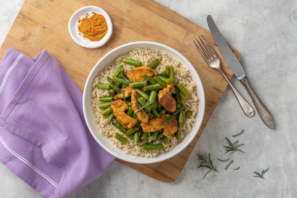 Hähnchencurry mit Reis und Brechbohnen