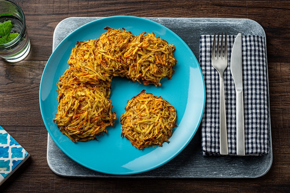 Würzige Kartoffelpuffer mit Karotten aus dem Ofen