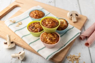 Muffins de huevo con jamón y champiñones