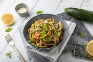 Lemon pasta with courgette