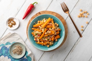 Rice with roasted carrots and chickpeas