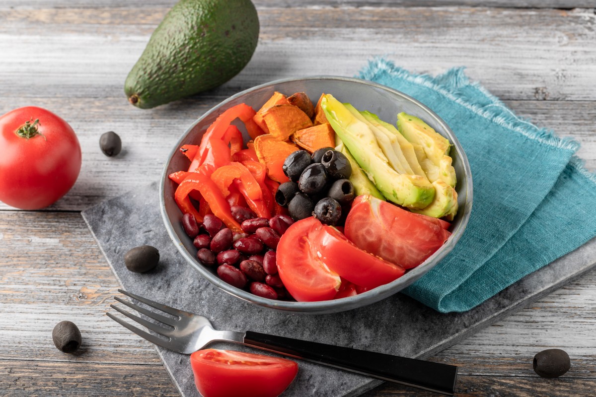 Boeddha-bowl met avocado en zoete aardappel