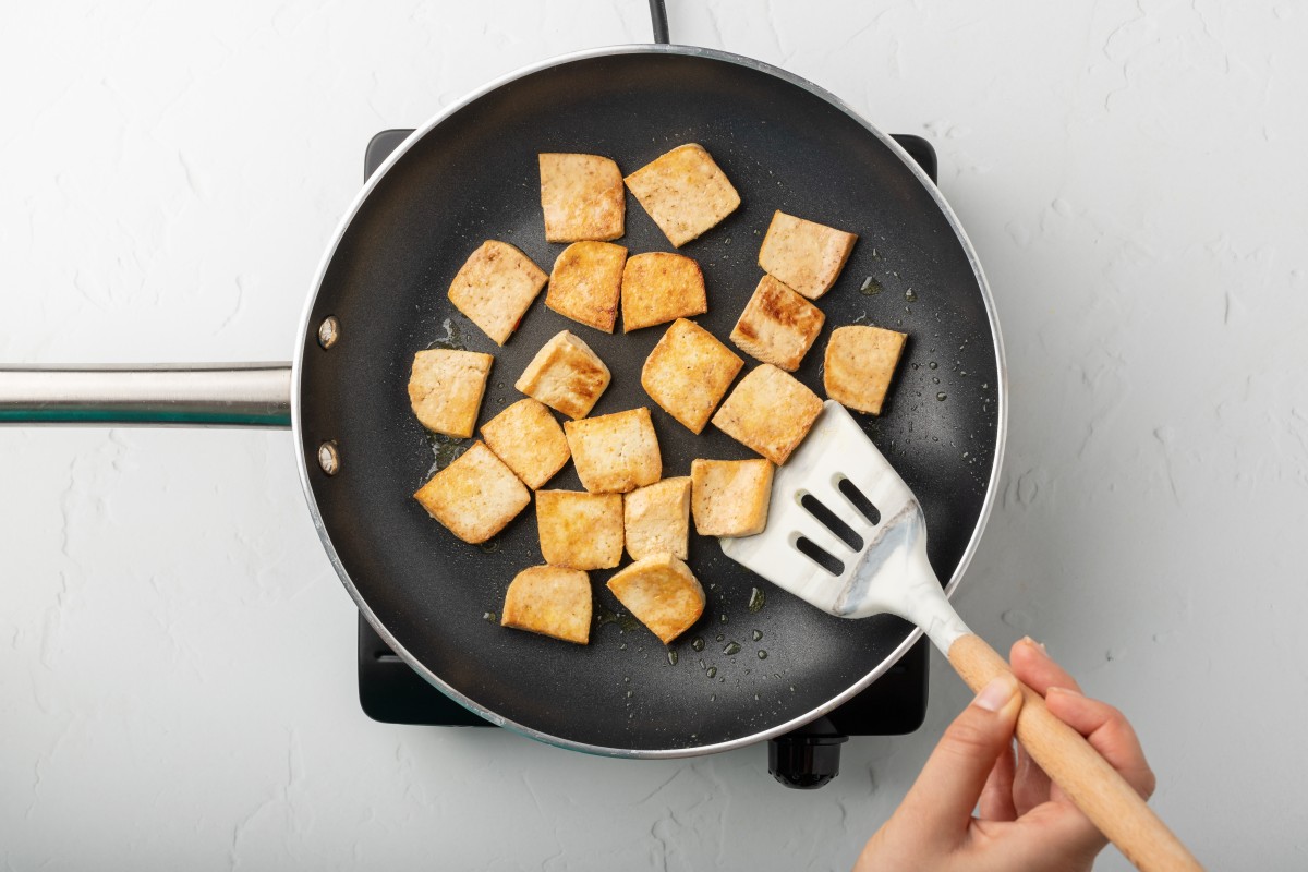 Recept voor Rijstnoedels met tofu, paprika's en wortelen