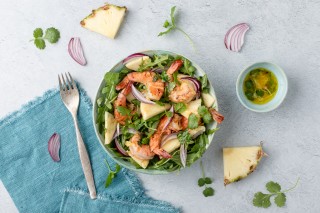Insalata con gamberetti e ananas
