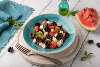 Salade met watermeloen, feta en olijven