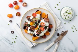 Zoete aardappel uit de oven met tzatziki