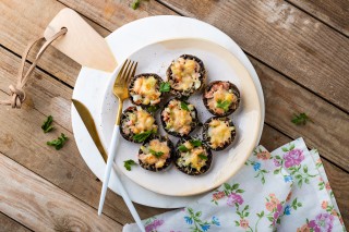 Gevulde champignons met ham en kaas