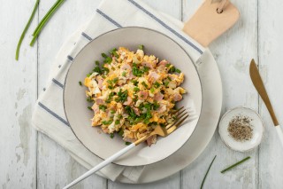 Scrambled eggs with ham
