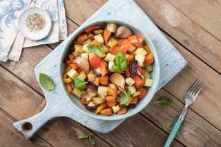 Vegetable bake with halloumi