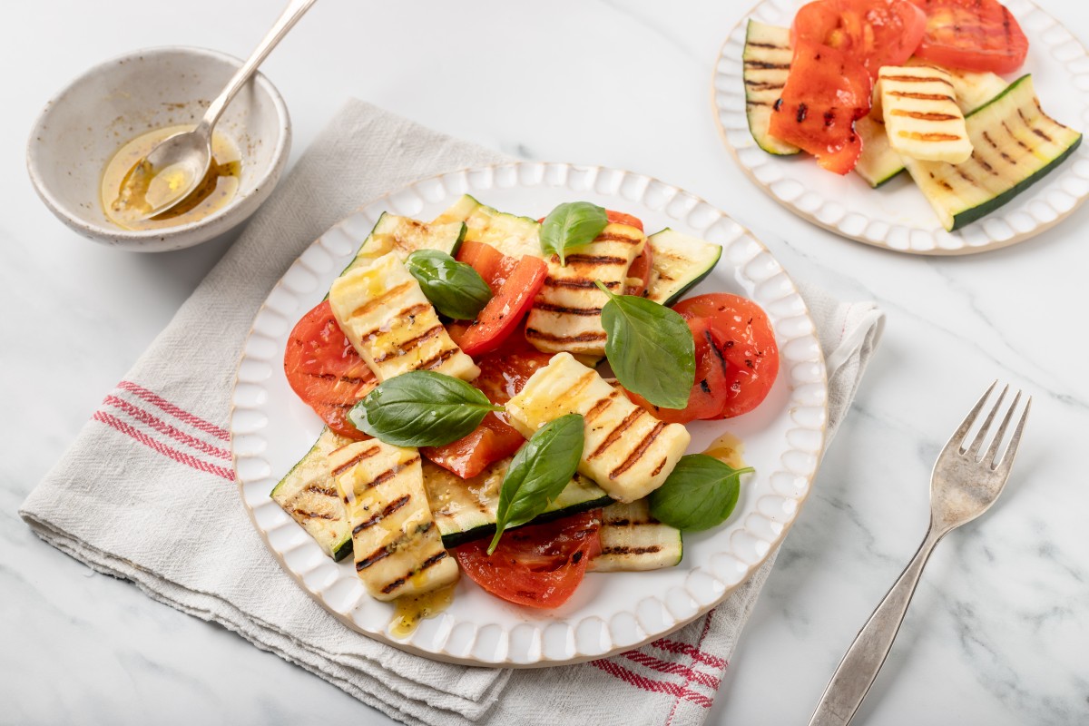 Salade de poivrons, courgettes et halloumi