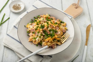 Uova strapazzate con prosciutto
