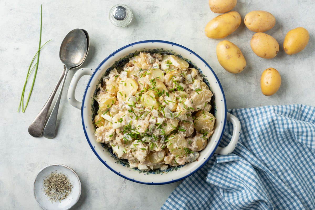 Salade de pommes de terre et de pommes aux épices