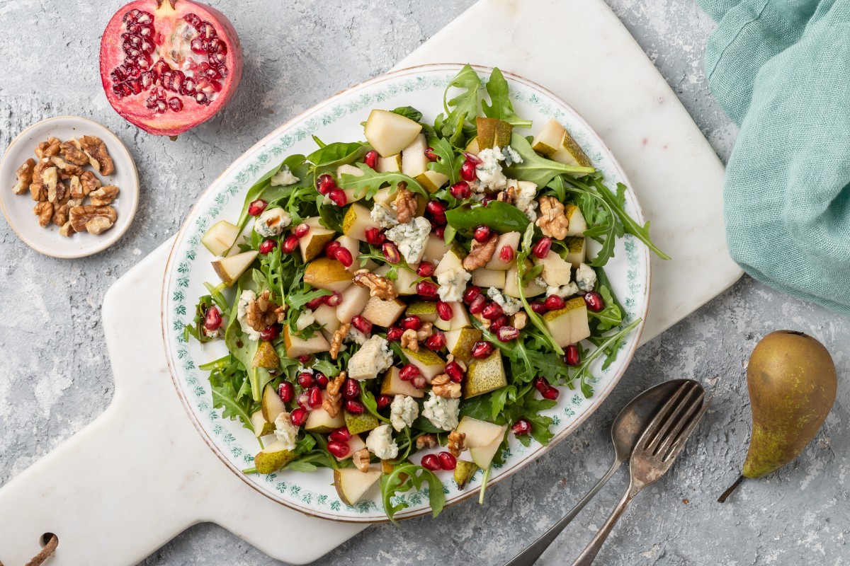 Salade met granaatappelpitten en babyspinazie