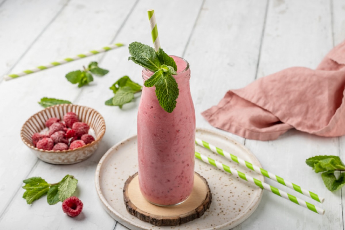 Himbeercocktail mit Minze