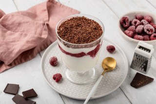 Dessert leggero con mousse di lamponi