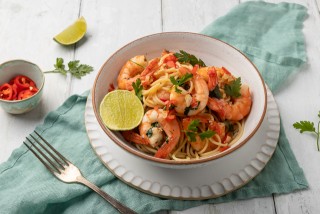 Pâtes aux crevettes épicées et au vin blanc