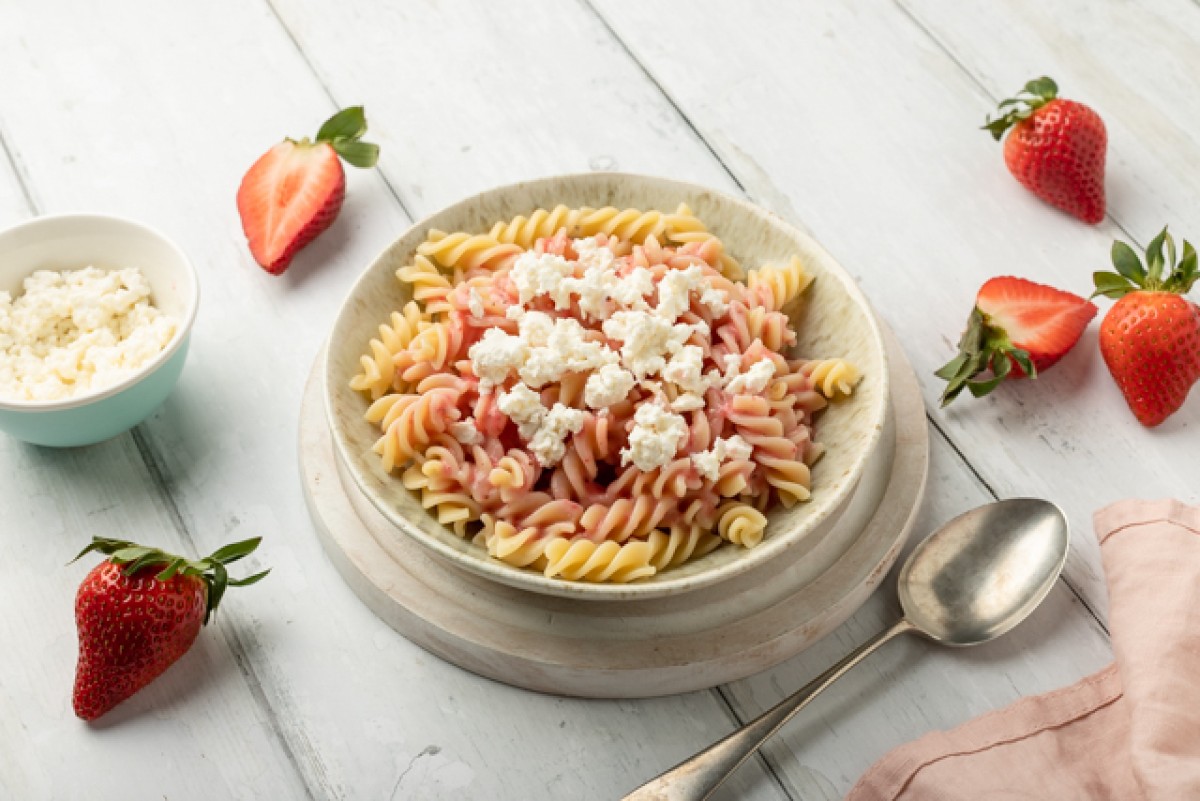 Nudeln mit Erdbeersauce