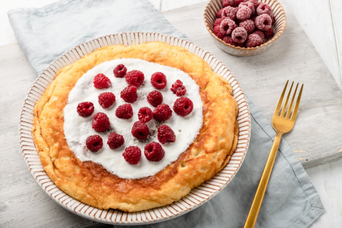 Omelet met yoghurt en frambozen
