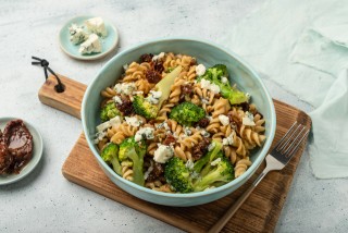 Pasta met blauwe kaas en broccoli