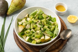 Insalata di kiwi, pera e avocado