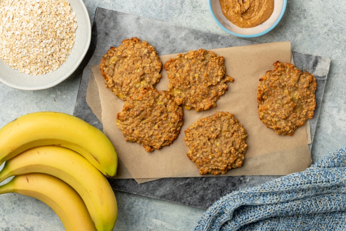Biscotti di fiocchi d'avena con burro di arachidi