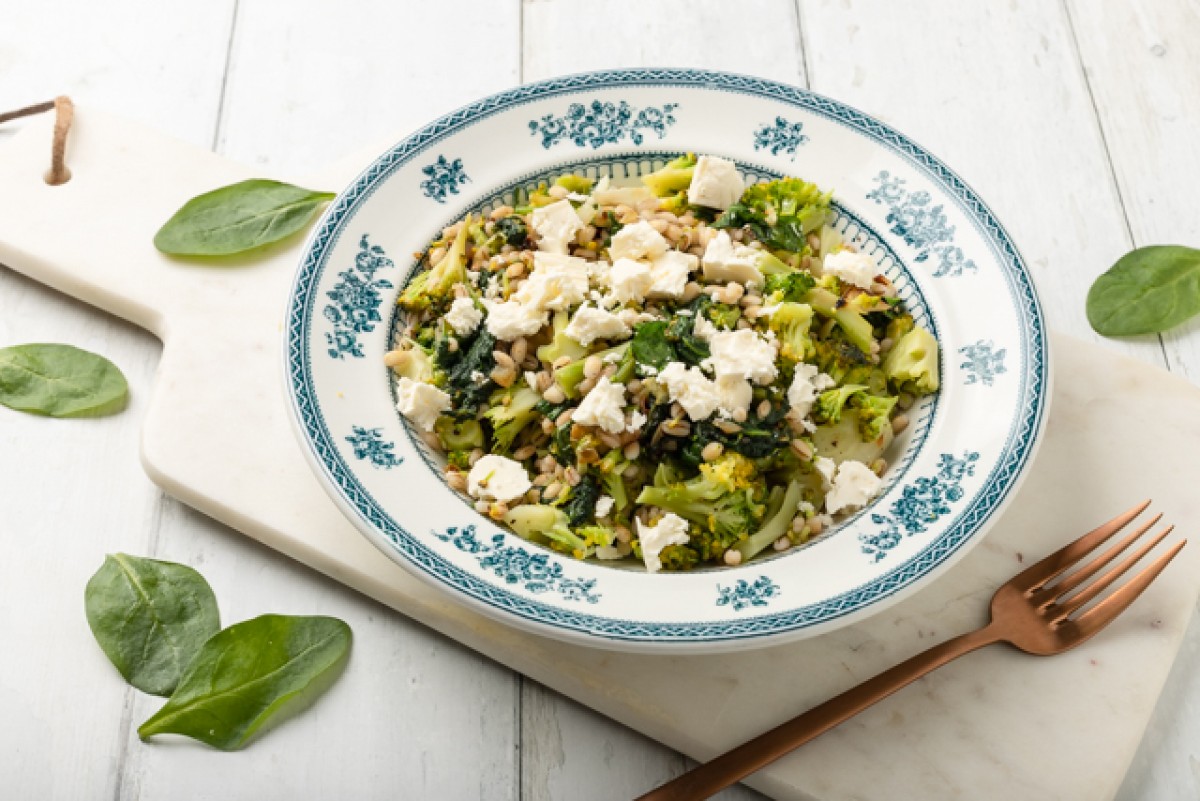 Parelgort met broccoli en spinazie