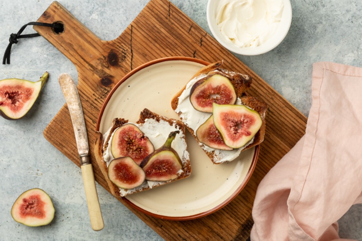 Hüttenkäse-Feige-Toast