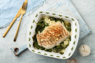 Cod baked in spinach
