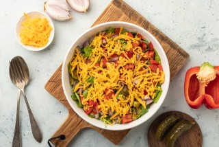 Groentesalade met cheddar kaas