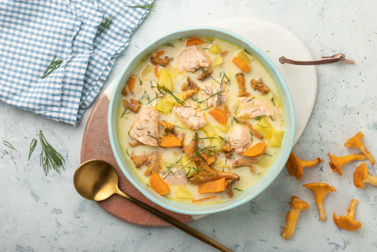 Chanterelle soup with salmon